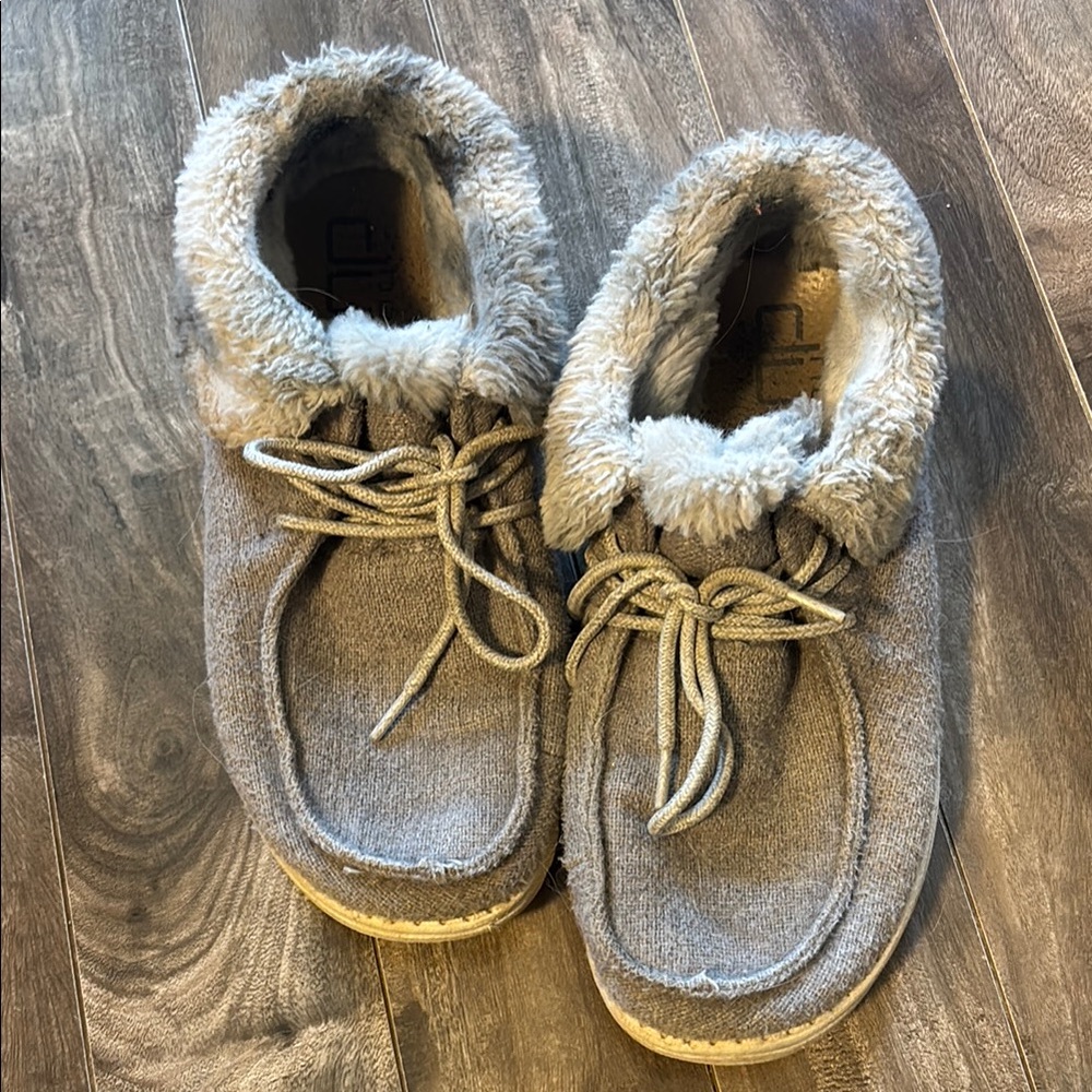 Cozy Gray Women's Shoes